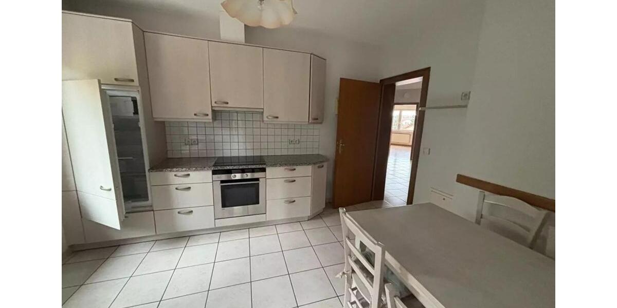 Etagenwohnung Saarbrücken - 5 Zimmer, 147 m&sup2;, 995&euro; | Angebot:25853646