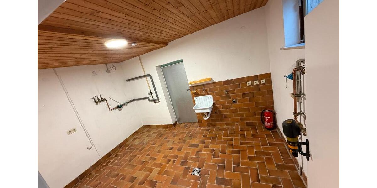 Einfamilienhaus Kusel - 10 Zimmer, 182 m&sup2;, 320.000&euro; | Angebot:26183932