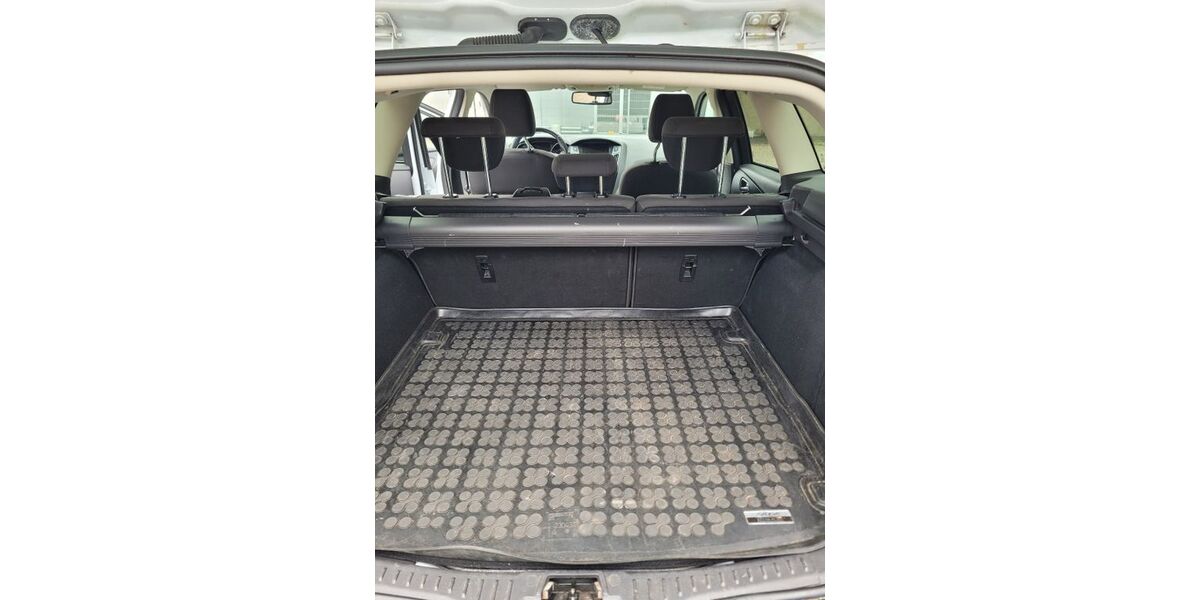 Ford Focus 131.800 km 9.700 &euro; Pirmasens 66953