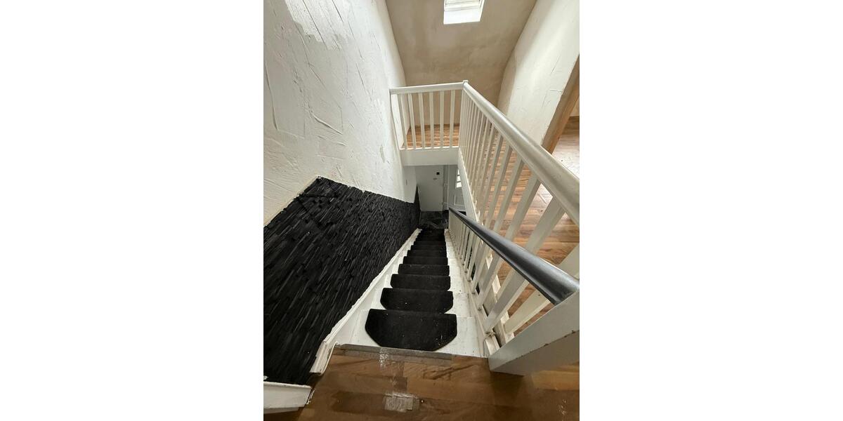 Doppelhaushälfte Gersheim - 6 Zimmer, 155 m&sup2;, 116.000&euro; | Angebot:26605200