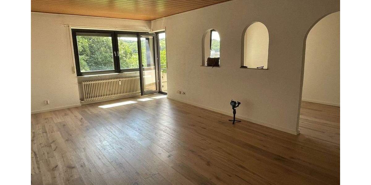 Etagenwohnung Saarbrücken Schafbrücke - 4 Zimmer, 95 m&sup2;, 229.000&euro; | Angebot:25905876