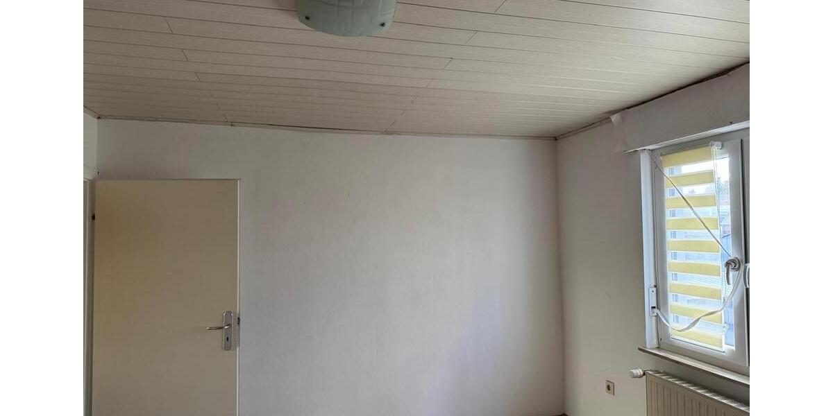 Etagenwohnung Sankt Ingbert - 3 Zimmer, 80 m&sup2;, 700&euro; | Angebot:25957202