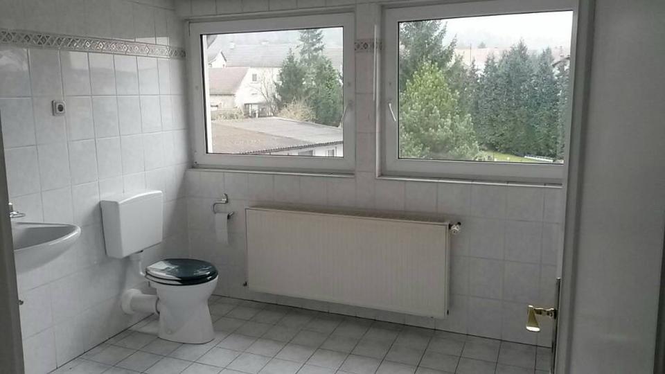 Etagenwohnung Saarbrücken Malstatt - 3 Zimmer, 70 m&sup2;, 500&euro; | Angebot:25402328