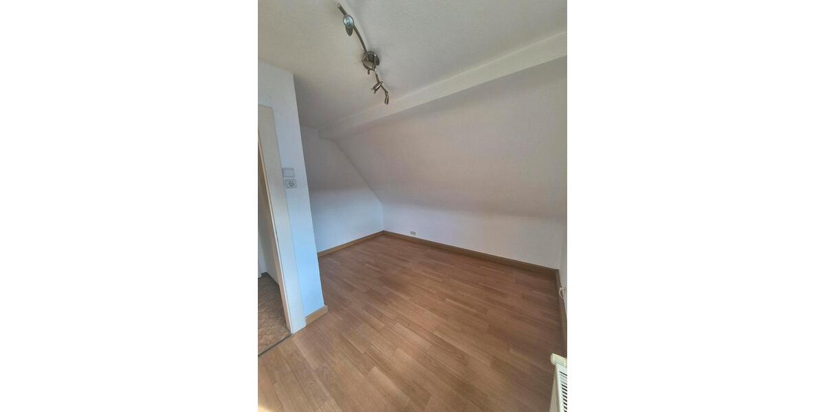 Dachgeschoßwohnung Homburg - 2 Zimmer, 41 m&sup2;, 380&euro; | Angebot:25258685
