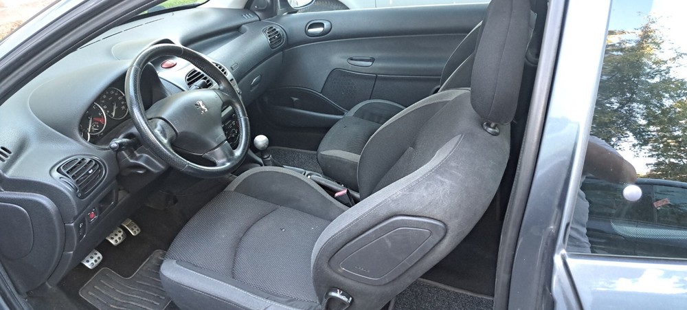 Peugeot 206 211.630 km 1.500 &euro; Homburg 66424