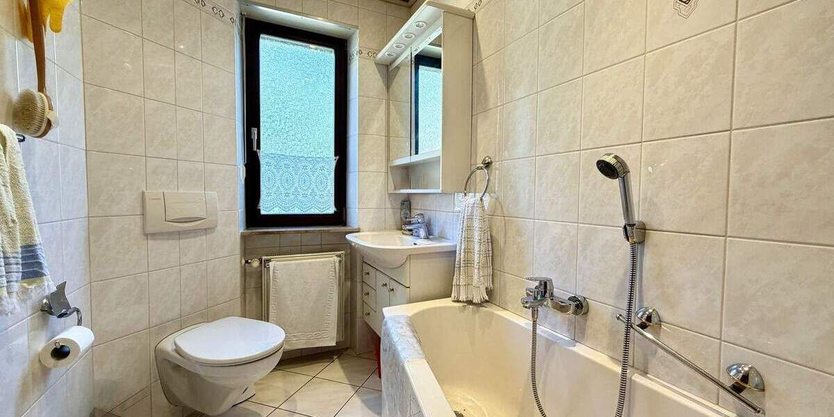 Einfamilienhaus Ottweiler - 6 Zimmer, 152 m&sup2;, 197.000&euro; | Angebot:25744090