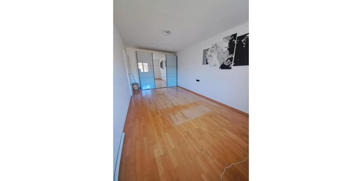 Etagenwohnung Saarbrücken Kieselhumes - 3 Zimmer, 92 m&sup2;, 1.050&euro; | Angebot:26045001