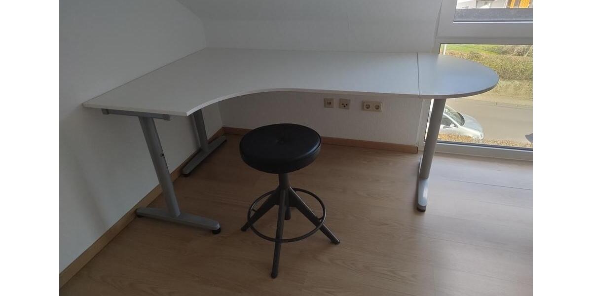 Dachgeschoßwohnung Saarbrücken Kieselhumes - 1 Zimmer, 22 m&sup2;, 484&euro; | Angebot:24651020