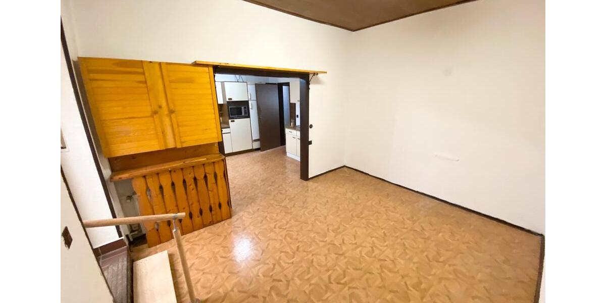 Etagenwohnung Saarbrücken Ensheim - 3 Zimmer, 109 m&sup2;, 700&euro; | Angebot:24324446