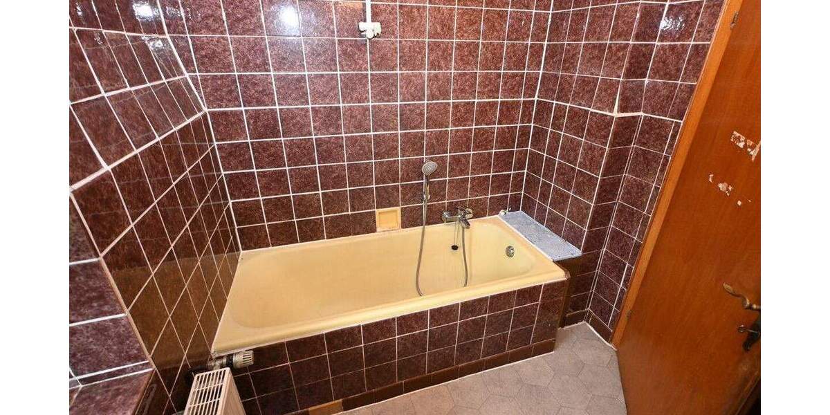 Einfamilienhaus Bexbach / Frankenholz Frankenholz - 7 Zimmer, 148 m&sup2;, 115.000&euro; | Angebot:25706690