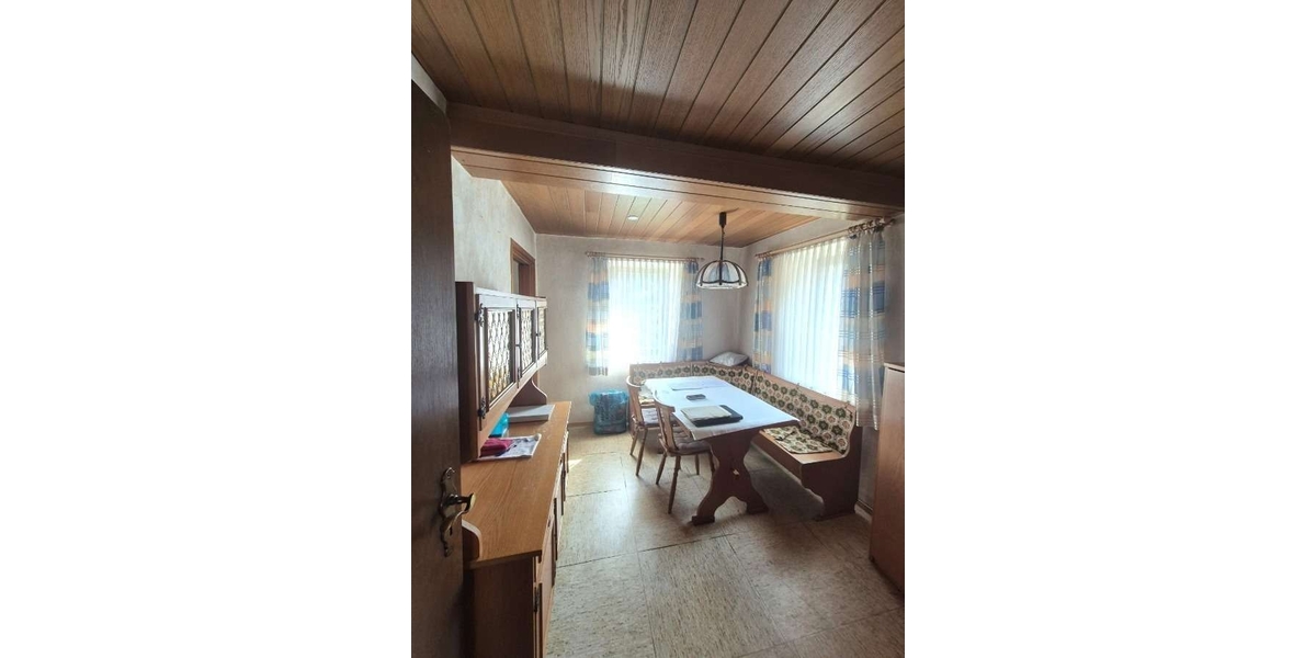 Vielseitiges Zweifamilienhaus mit Gewerbemöglichkeit, zahlreichen Stellplätzen u. idyllischem Garten - Mehrfamilienhaus, Wohnhaus Friedelhausen Friedelhausen | Angebot:27131029