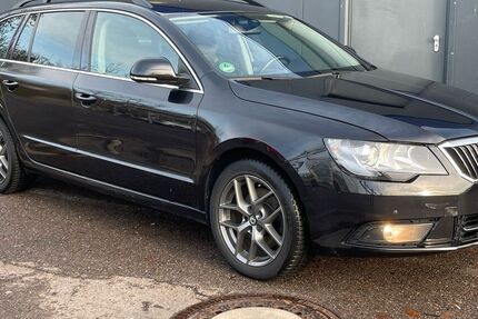 Skoda Superb 165.128 km 4.650 &euro; Saarbrücken 66131