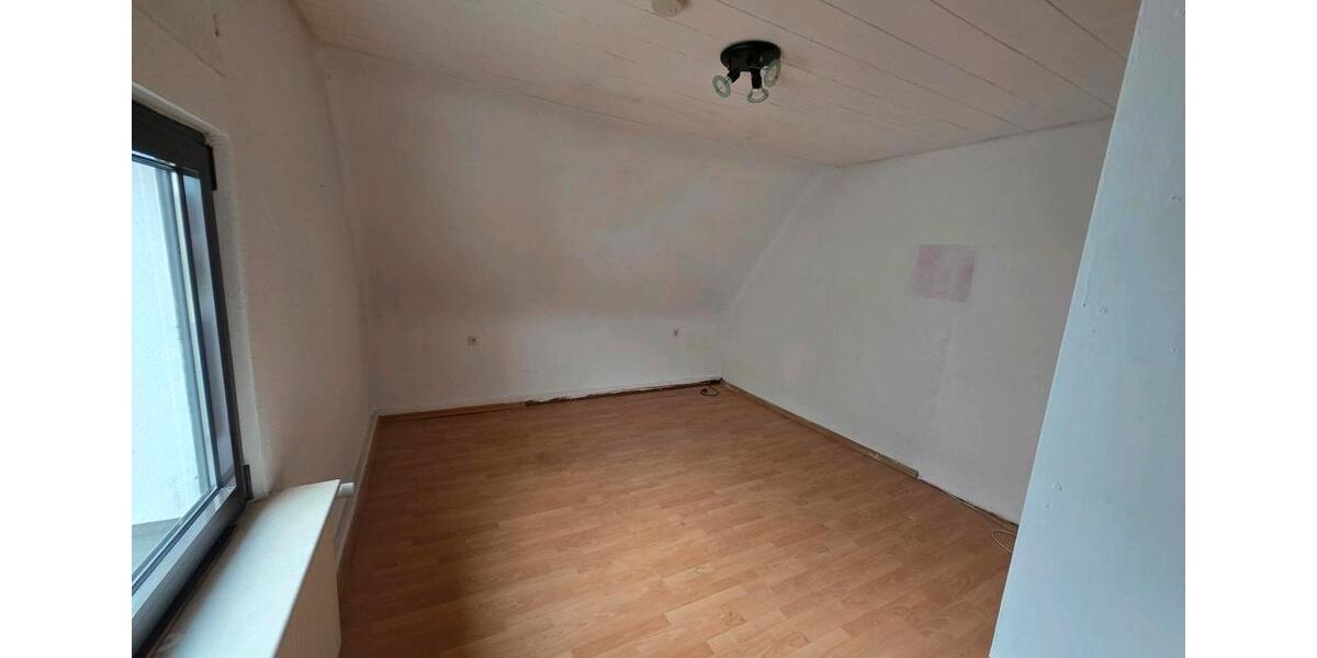 Etagenwohnung Merchweiler - 5 Zimmer, 84 m&sup2;, 660&euro; | Angebot:25941086