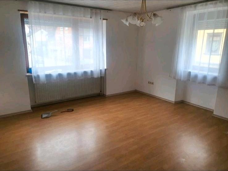 Einfamilienhaus Gries - 10 Zimmer, 200 m&sup2;, 175.000&euro; | Angebot:26221666