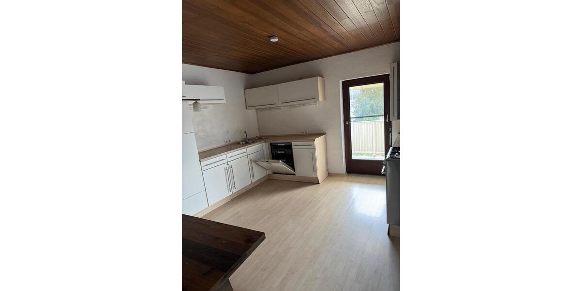 Etagenwohnung Sankt Ingbert - 3 Zimmer, 80 m&sup2;, 700&euro; | Angebot:25957202