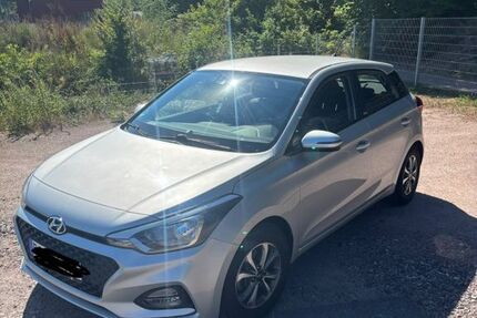 Hyundai i20 90.000 km 10.000 &euro; Trulben 66957