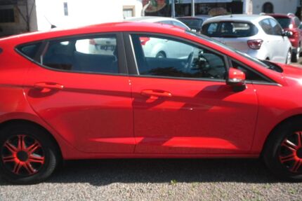 Ford Fiesta 33.000 km 8.890 &euro; Saarbruecken 66119