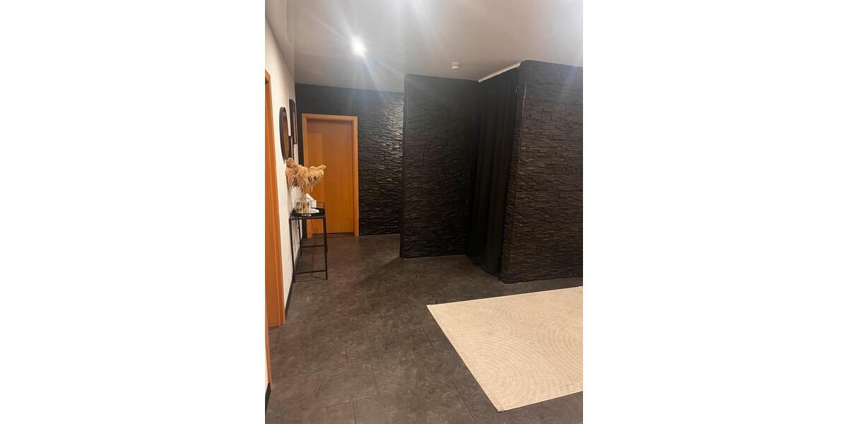 Etagenwohnung Saarbrücken Dudweiler - 3 Zimmer, 105 m&sup2;, 1.100&euro; | Angebot:26022303