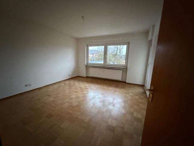 Mehrfamilienhaus, Wohnhaus Illingen - 3 Zimmer, 245 m&sup2;, 360.000&euro; | Angebot:25695582