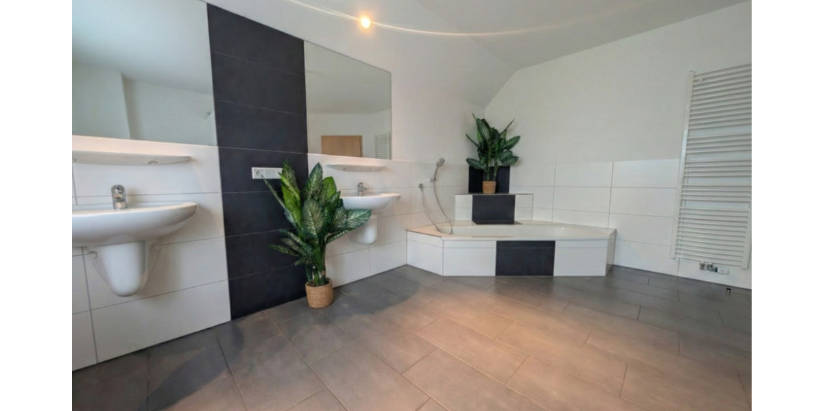 Einfamilienhaus Weselberg - 9 Zimmer, 335 m&sup2;, 498.000&euro; | Angebot:25744092