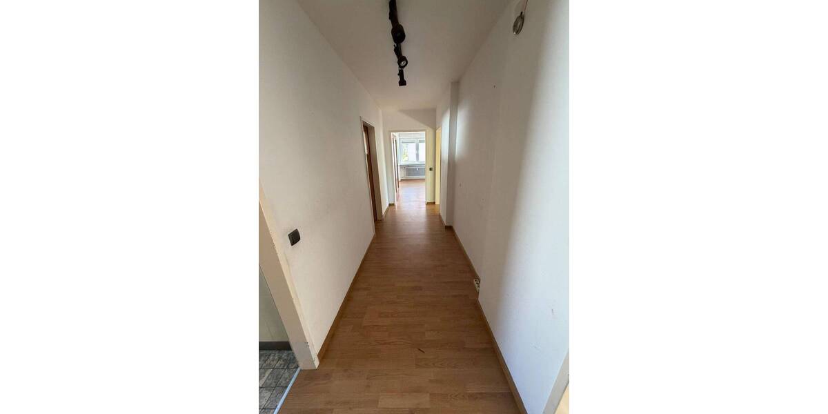 Etagenwohnung Saarbrücken Brebach-Fechingen - 3 Zimmer, 94 m&sup2;, 700&euro; | Angebot:26092634