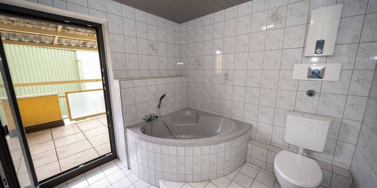 Etagenwohnung Saarbrücken Malstatt - 3 Zimmer, 68 m&sup2;, 135.000&euro; | Angebot:25996286