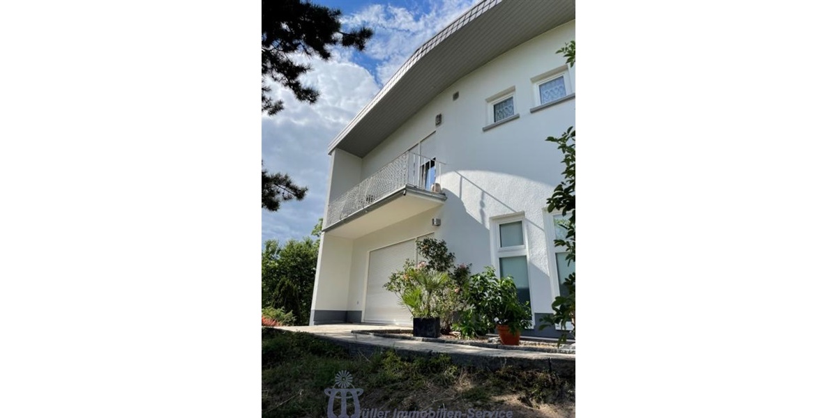 Zeitlos elegantes Villenanwesen im Bauhausstil - Villa Kleinblittersdorf | Angebot:8332845