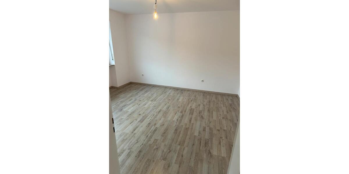 Etagenwohnung Pirmasens Niedersimten - 3.5 Zimmer, 125 m&sup2;, 750&euro; | Angebot:25262878