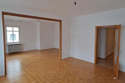 Wohnung Zweibrücken - 3 Zimmer, 75 m&sup2;, 650&euro; | Angebot:22842014