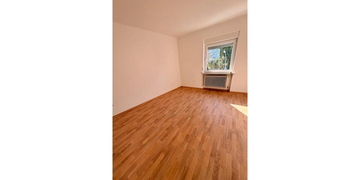 Etagenwohnung Zweibrücken - 3 Zimmer, 90 m&sup2;, 720&euro; | Angebot:25375598