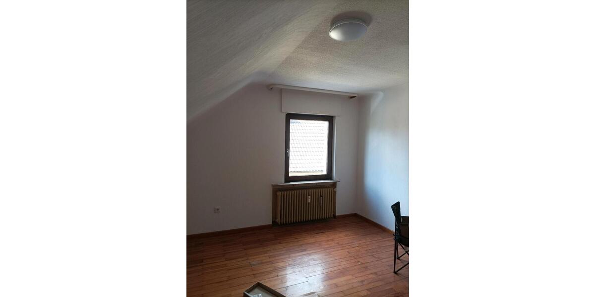 Dachgeschoßwohnung Riegelsberg - 3 Zimmer, 68 m&sup2;, 650&euro; | Angebot:25945412