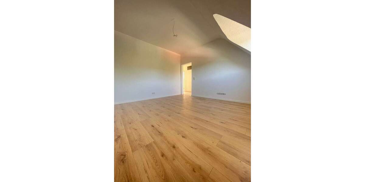 Sanierte und gepflegte 3ZKB Dachgeschosswohnung in St. Ingbert-Rentrisch - Dachgeschoßwohnung Sankt Ingbert | Angebot:27312578