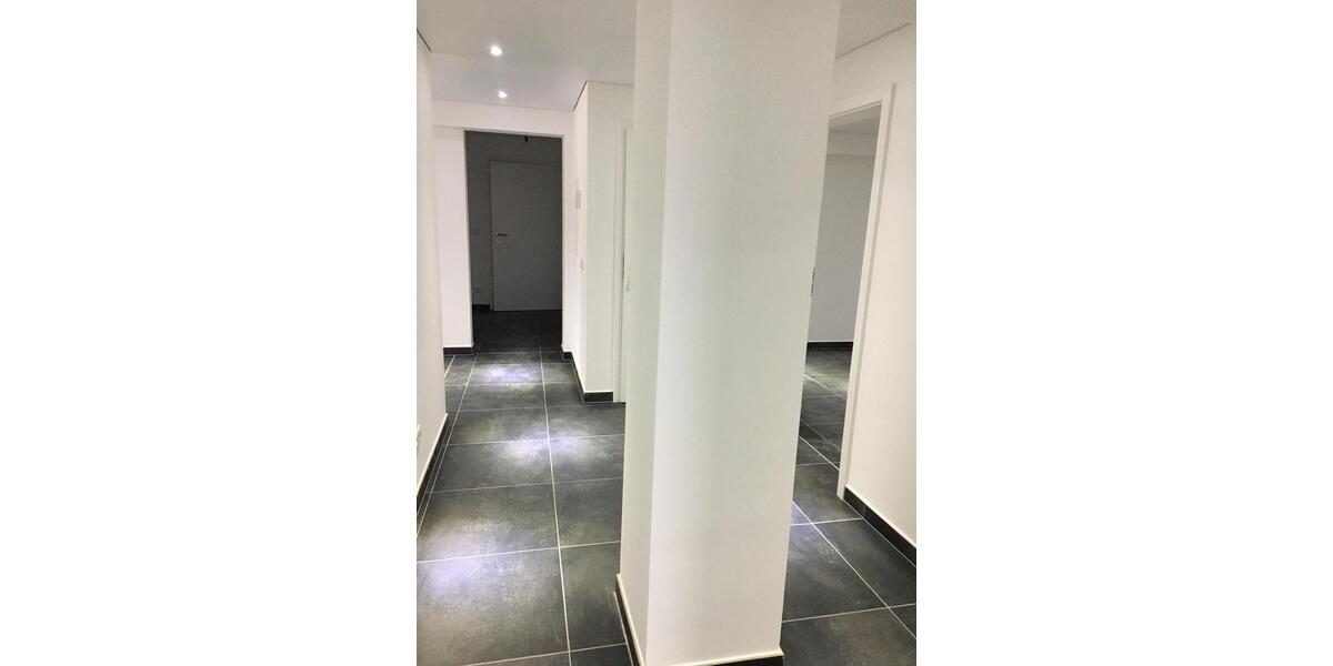 Etagenwohnung Schiffweiler - 3 Zimmer, 93 m&sup2;, 750&euro; | Angebot:25757326