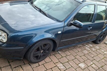 VW Golf 220.000 km 1.200 &euro; Hütschenhausen 66882