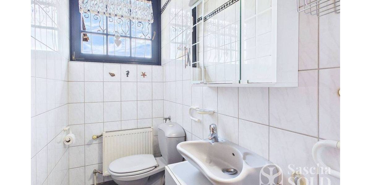 Großzügige Liegenschaft in ruhiger Waldrandlage - Pool, Sauna, Wintergarten, Balkon u. Doppelgarage - Einfamilienhaus Spiesen-Elversberg Elversberg | Angebot:26178654