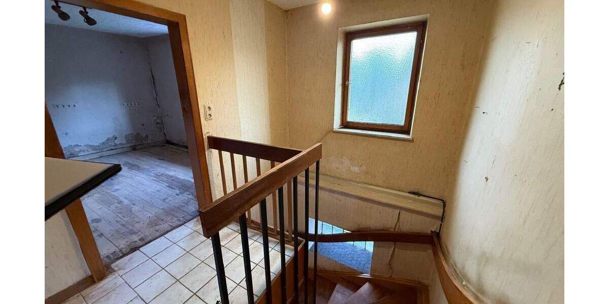 Einfamilienhaus Quierschied Göttelborn - 7 Zimmer, 123 m&sup2;, 99.000&euro; | Angebot:25695588