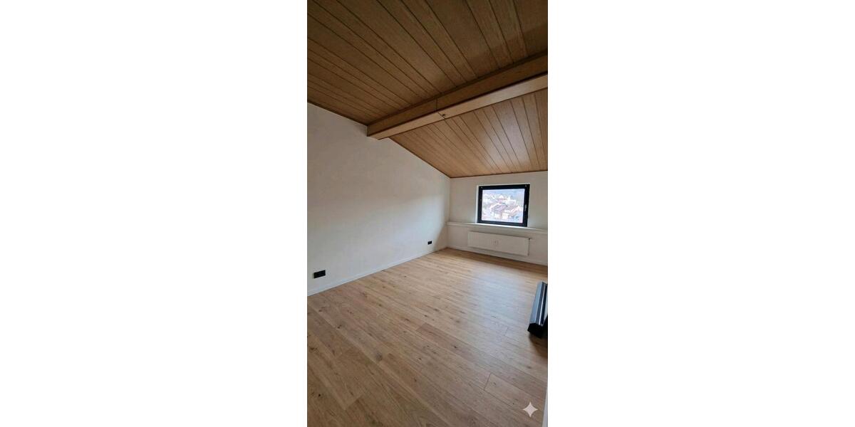 Etagenwohnung Sankt Ingbert - 2 Zimmer, 74 m&sup2;, 720&euro; | Angebot:25543037