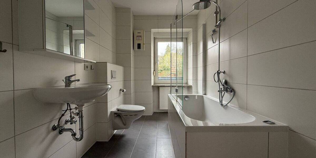 Modern sanierte 2-ZKB mit Einbauküche in Ottweiler - sofort bezugsfrei - Etagenwohnung Ottweiler | Angebot:26164331