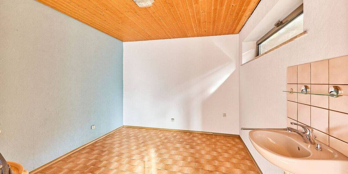 Einfamilienhaus Battweiler - 8 Zimmer, 229 m&sup2;, 245.000&euro; | Angebot:25691413