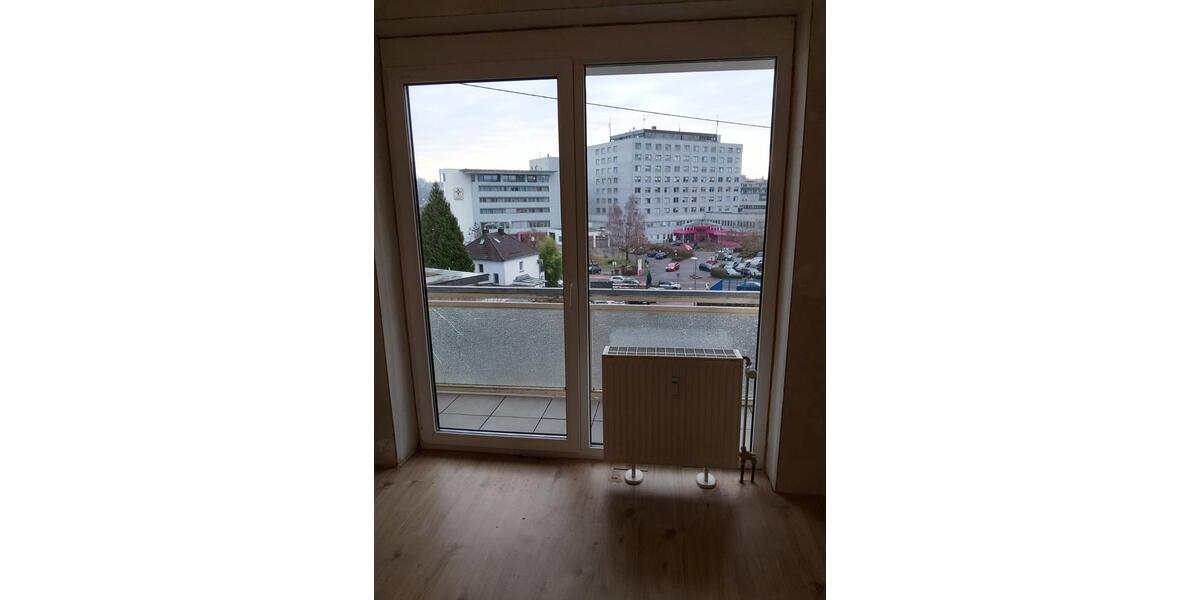 Dachgeschoßwohnung Neunkirchen - 6 Zimmer, 150 m&sup2;, 300.000&euro; | Angebot:25751840