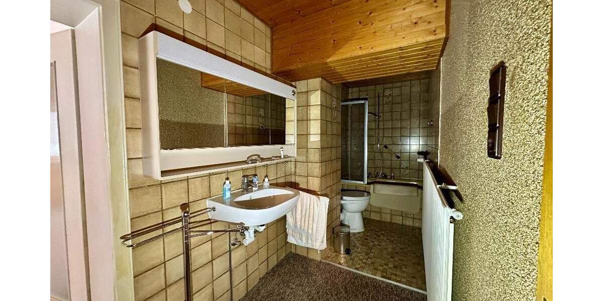 Einfamilienhaus Waldfischbach - 5 Zimmer, 151 m&sup2;, 215.000&euro; | Angebot:25802498