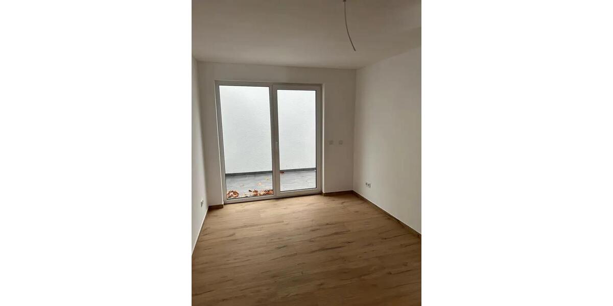 Etagenwohnung Neunkirchen Heinitz - 2 Zimmer, 75 m&sup2;, 850&euro; | Angebot:26586691
