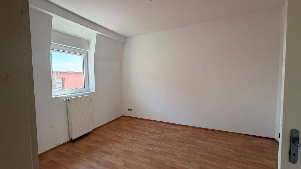 Reihenmittelhaus Pirmasens Innenstadt - 7 Zimmer, 181 m&sup2;, 159.000&euro; | Angebot:26261505