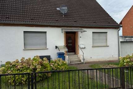 Haus Mackenbach - 4 Zimmer, 119 m&sup2;, 250.000&euro; | Angebot:19215281