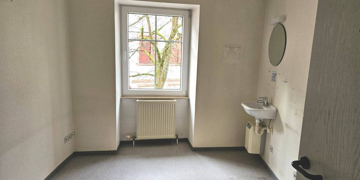 Gewerbeobjekt Ottweiler Neumünster - 1 Zimmer, 220 m&sup2;, 800&euro; | Angebot:25702872