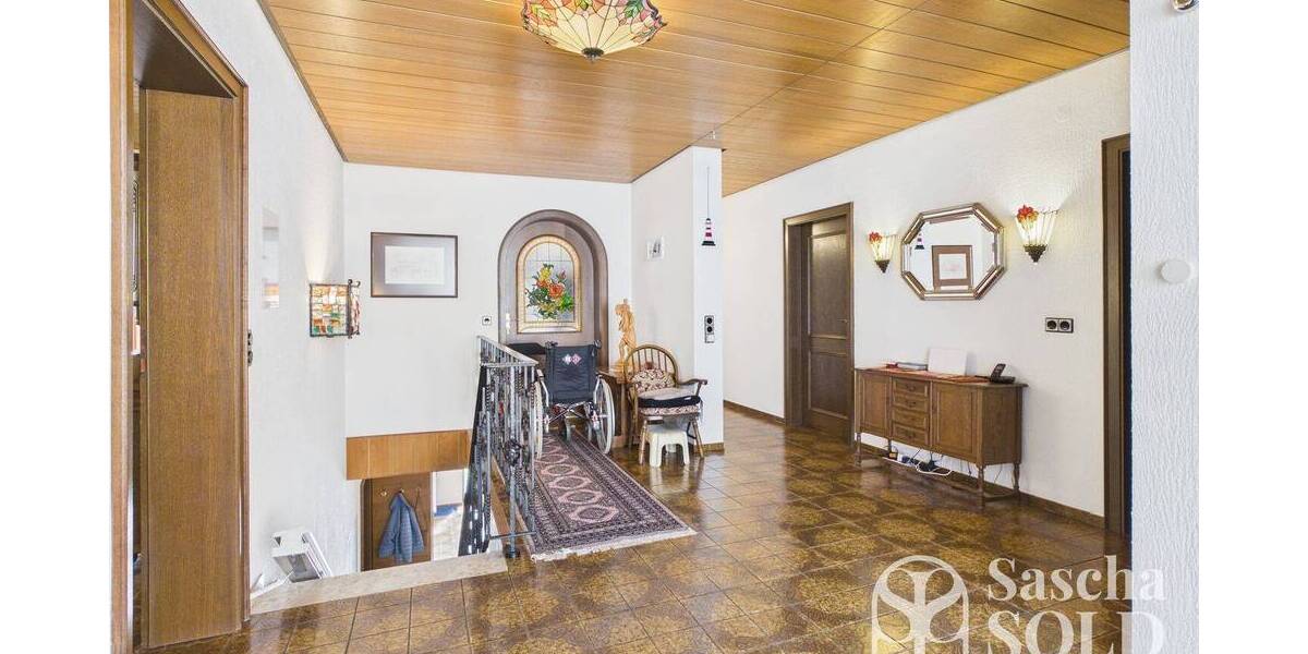 Großes Einfamilienhaus in begehrter Lage von Oberwürzbach, St. Ingbert mit Terrasse und Südbalkon - Einfamilienhaus Sankt Ingbert Oberwürzbach | Angebot:26161394