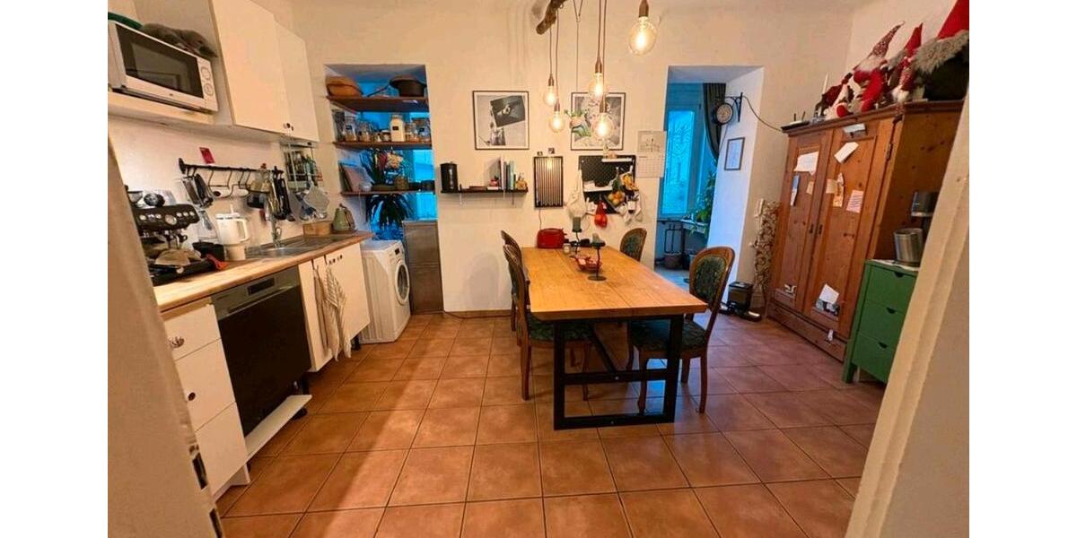 Etagenwohnung Saarbrücken - 1 Zimmer, 75 m&sup2;, 890&euro; | Angebot:26672376