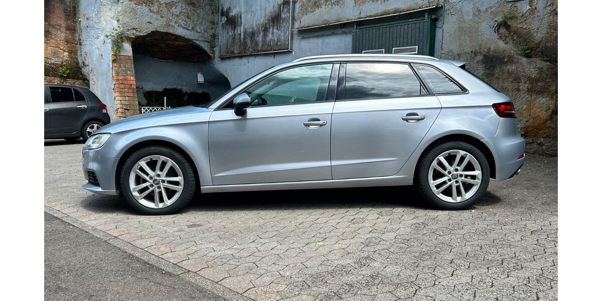 Audi A3 60.000 km 13.500 &euro; Saarbrücken 66117