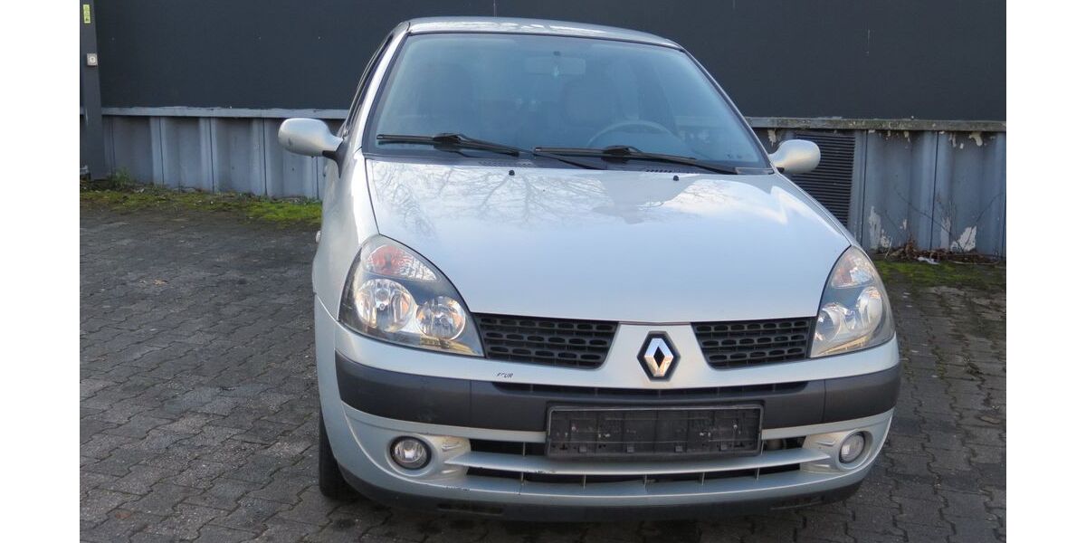 Renault Clio 163.000 km 2.900 &euro; Saarbrücken 66117