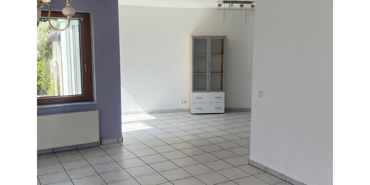 Erdgeschoßwohnung Schiffweiler - 2 Zimmer, 95 m&sup2;, 760&euro; | Angebot:26531600